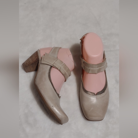 fidgi Shoes - Women shoes size 6.5
